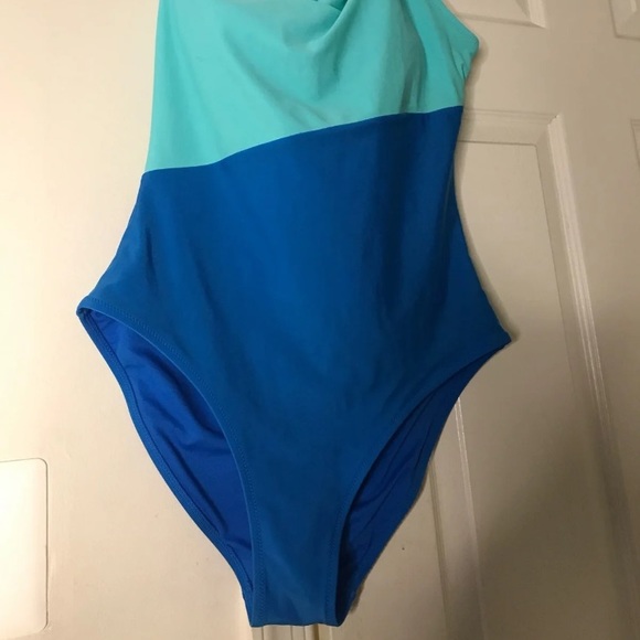 bathing suit - Picture 7 of 8